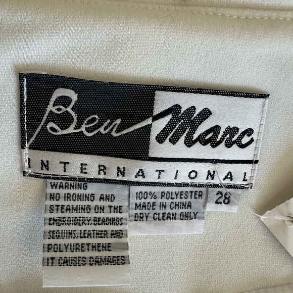 BEU Marc International Blazer with Intricate Beading and Notched Lapels (861) - Picture 14 of 15